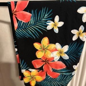 LulaRoe leggings, black background with tropical flowers, TC2, never been worn